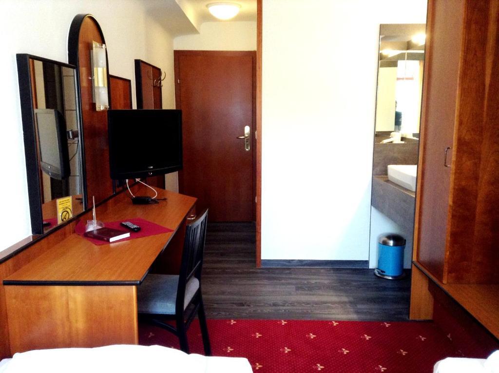 Hotel Gasthof Sonne Aschach an der Donau Chambre photo